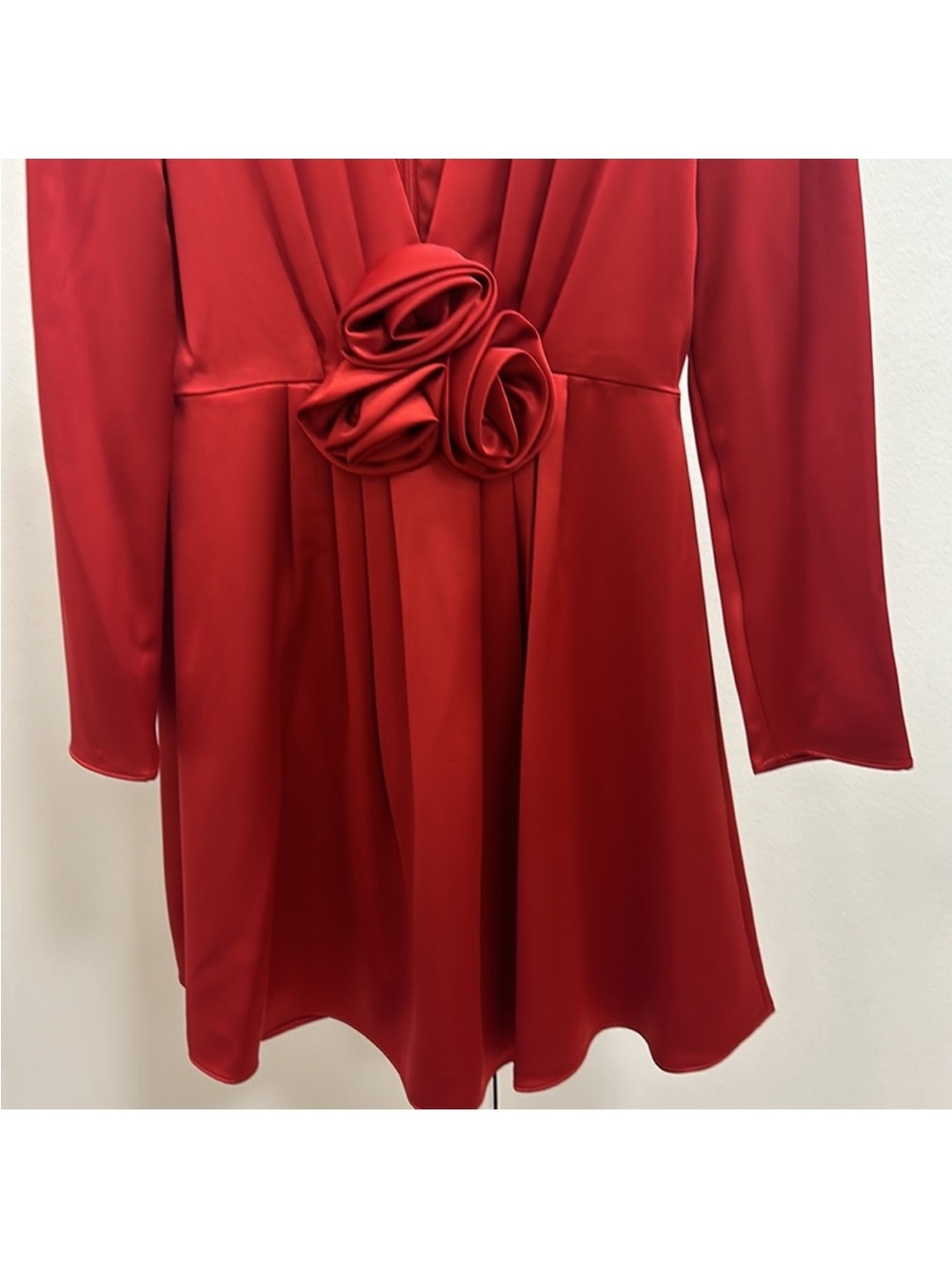 NWT Gianni Bini Bastian Satin V-Neck Rosette Long Sleeve A-Line Dress - Picture 10 of 11